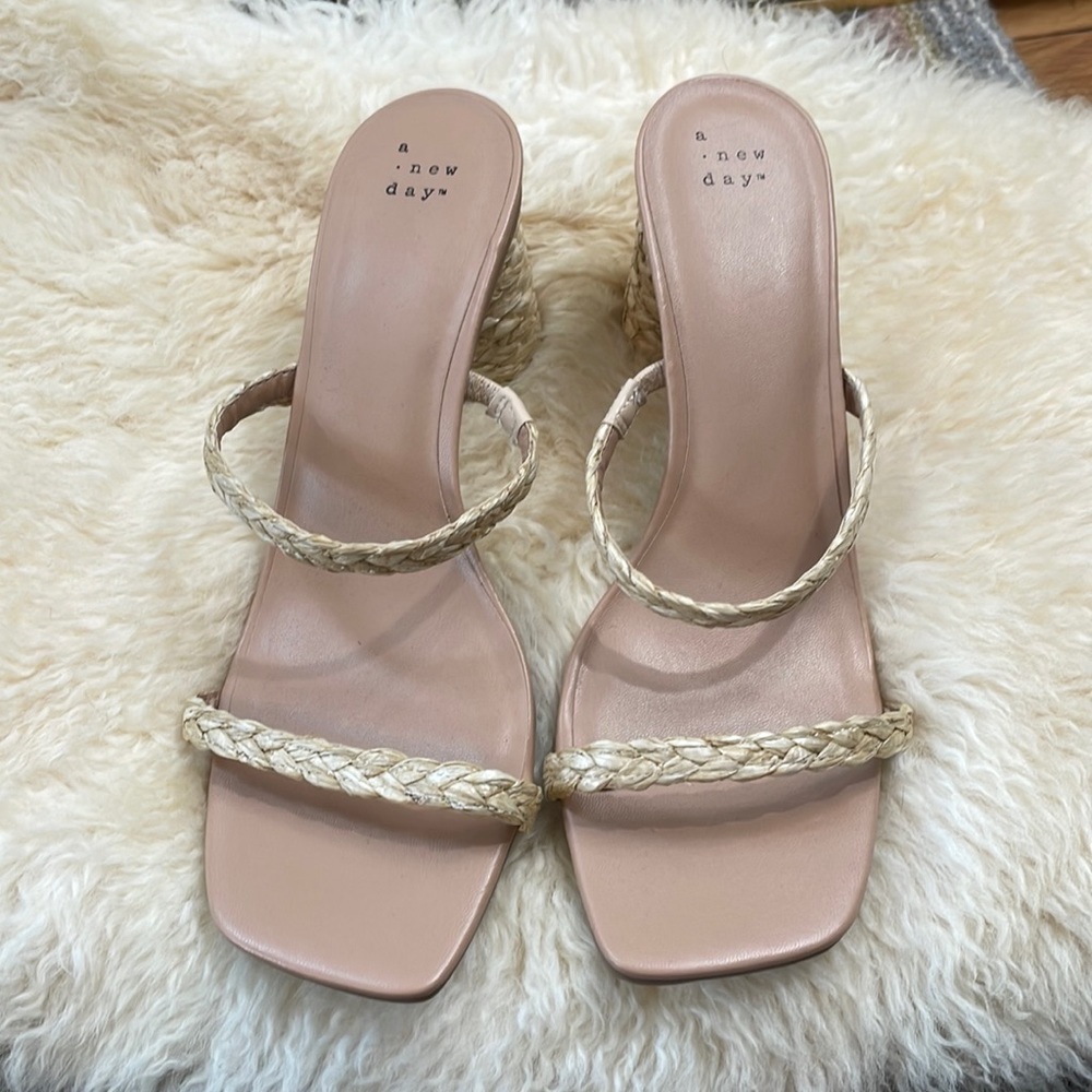 A new Day Tweed Heel